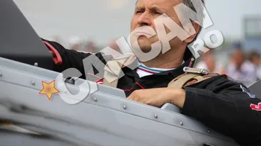 Singurul pilot din lume cu cinci recorduri in Guinness Book a facut show la Satu Mare