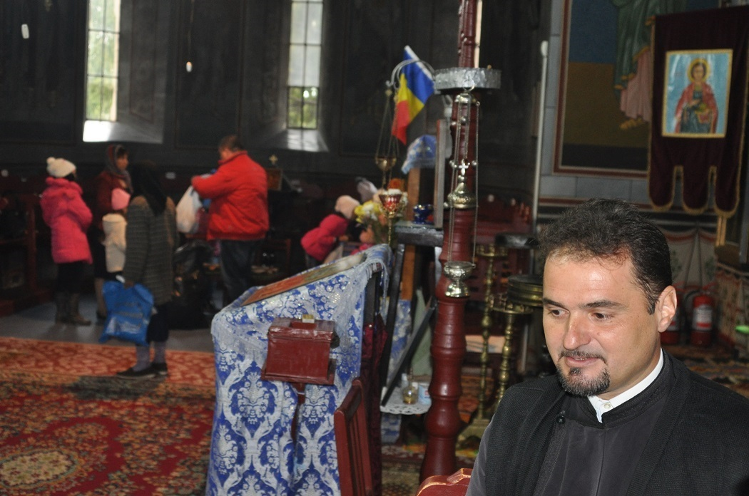 Preotul le mulţumeşte tuturor celor care l-au ajutat să facă bine