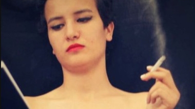 O tanara din Tunisia risca sa fie omorata cu pietre pentru ca a postat o fotografie topless pe Facebook.