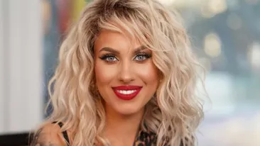 Amna a fost surprinsă cu un buchet de flori! Cine este tânărul care a reușit să o impresioneze