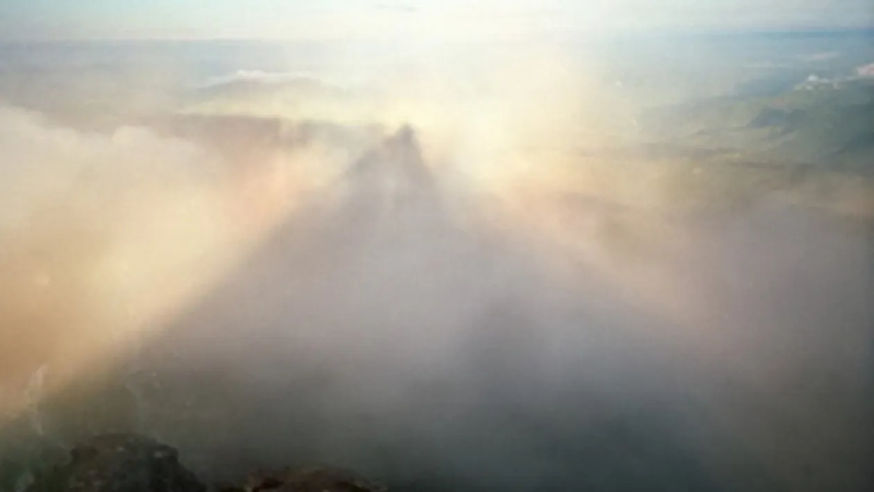 Cum a ajuns Varful Gugu, “muntele care dispare”, sa fie considerat unul din punctele energetice esentiale ale Terrei !