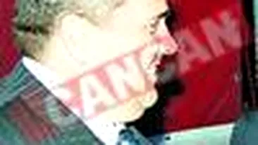 A inchiriat cinci TIR-uri pentru a transporta corturile de nunta