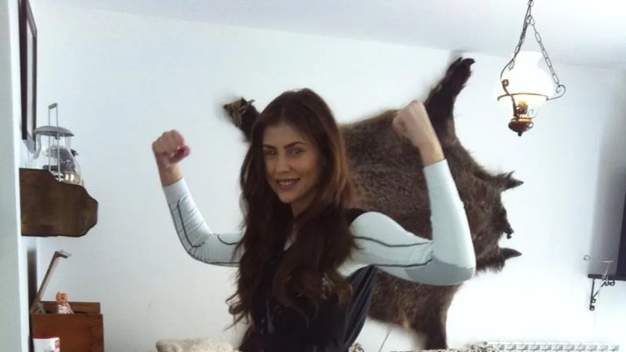 Roxana Ilie-Plesea s-a trasformat in Robocop. Vezi aici cum arata cu platose pe fund, coloana si incheieturi!