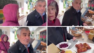 Cât a plătit cuplul de seniori pentru un meniu de mici la malul mării? ”Avem buget nelimitat”