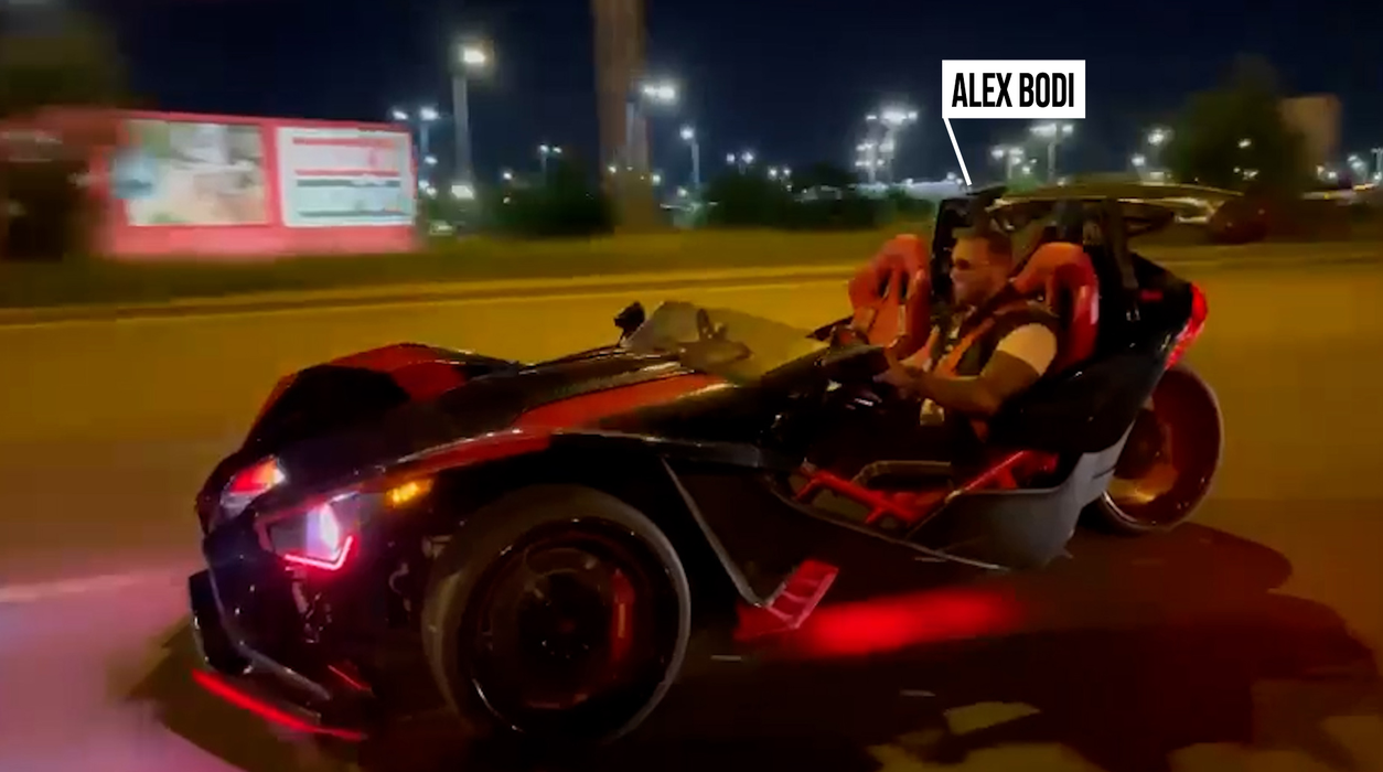 Alex Bodi și noua lui "jucărie", un Polaris Slingshot, ediție limitată