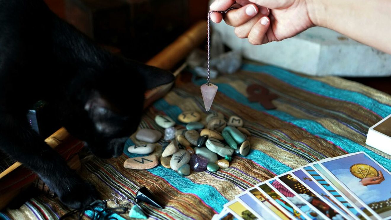 Horoscop rune azi, 7 martie 2026. Runa mannaz atrage atenția asupra unor probleme care necesită rezolvare