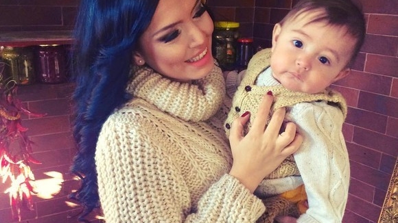 Imaginea anului! Cristi Mitrea, cu fiul său în braţe în parc! Ce spune Andreea Mantea despre relaţia cu luptătorul şi băieţelul lor