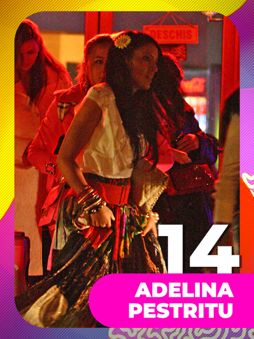 TOP 30 fete-sexy chiar şi atunci când afară plouă. Monica Gabor, Anna Lesko şi Bianca Drăguşanu s-au udat… la propriu!