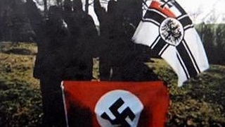 Un adolescent isi formase un grup neo-nazist si planuia sa rastoarne Guvernul Marii Britanii prin atentate cu bomba si arme chimice