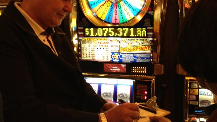 Aventuri peste Ocean! Doi romani bogati au inceput noul an facand turul cazinourilor din Las Vegas!