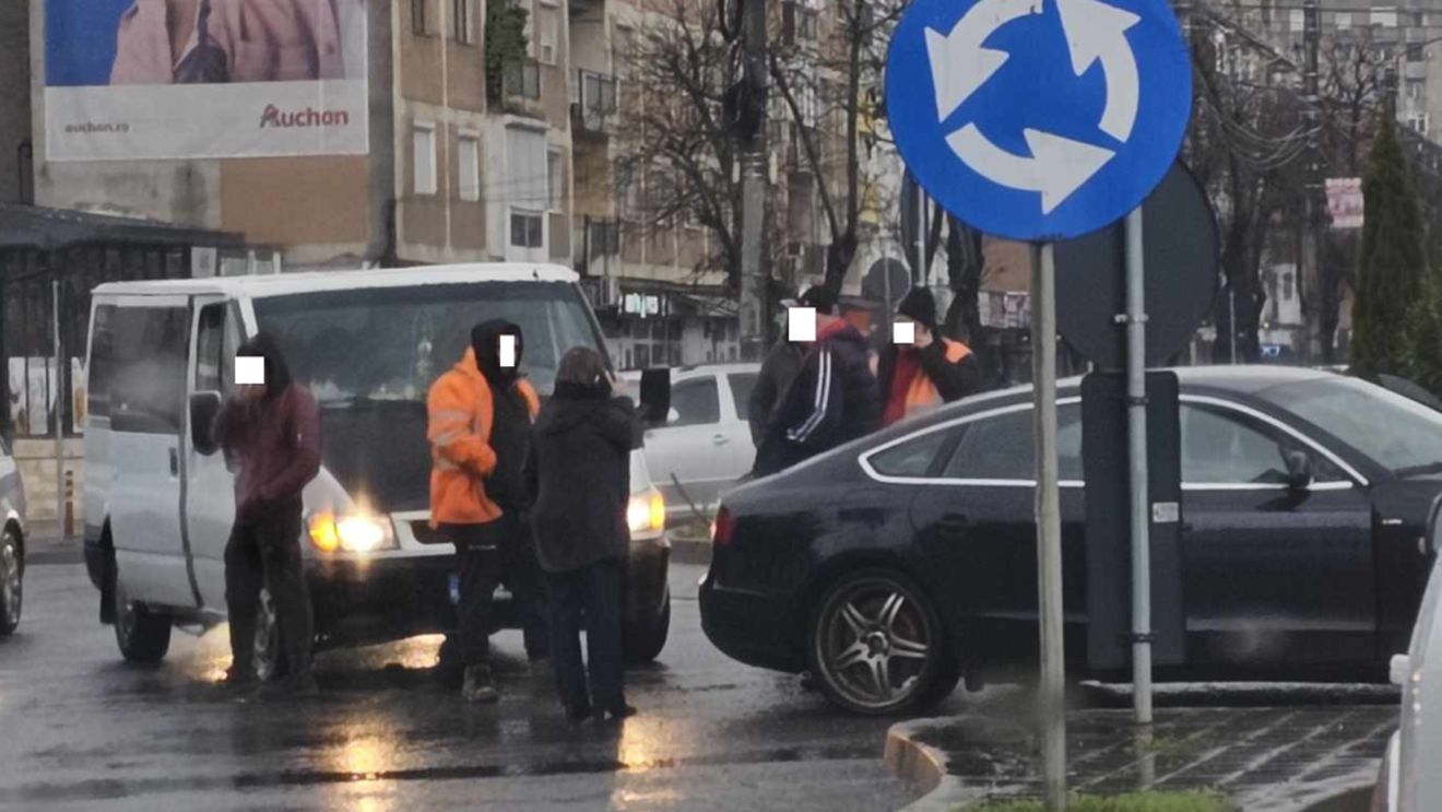 Interzis în sensul giratoriu! Șofer amendat cu peste 3.000 de lei și permis suspendat