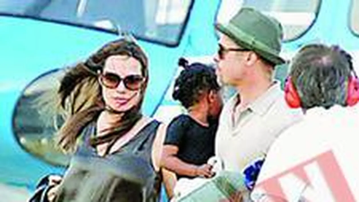 Jolie si Pitt fac nunta pe iaht