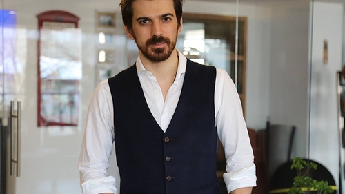 TUNCAY, deja îndrăgostit?! Cum a apărut la nici o lună de la divorţ