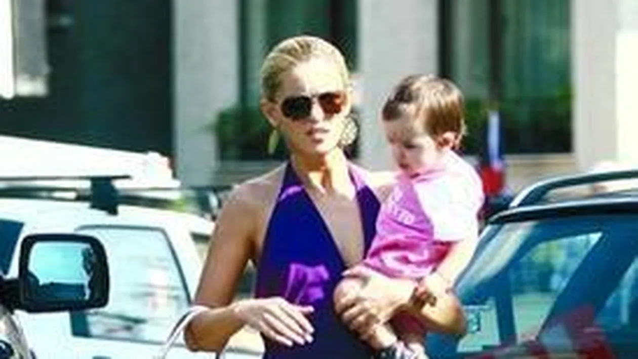 Denisa Nechifor: Pentru altele are bani, pentru propriul copil nu