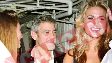 George Clooney s-a combinat cu doua blonde