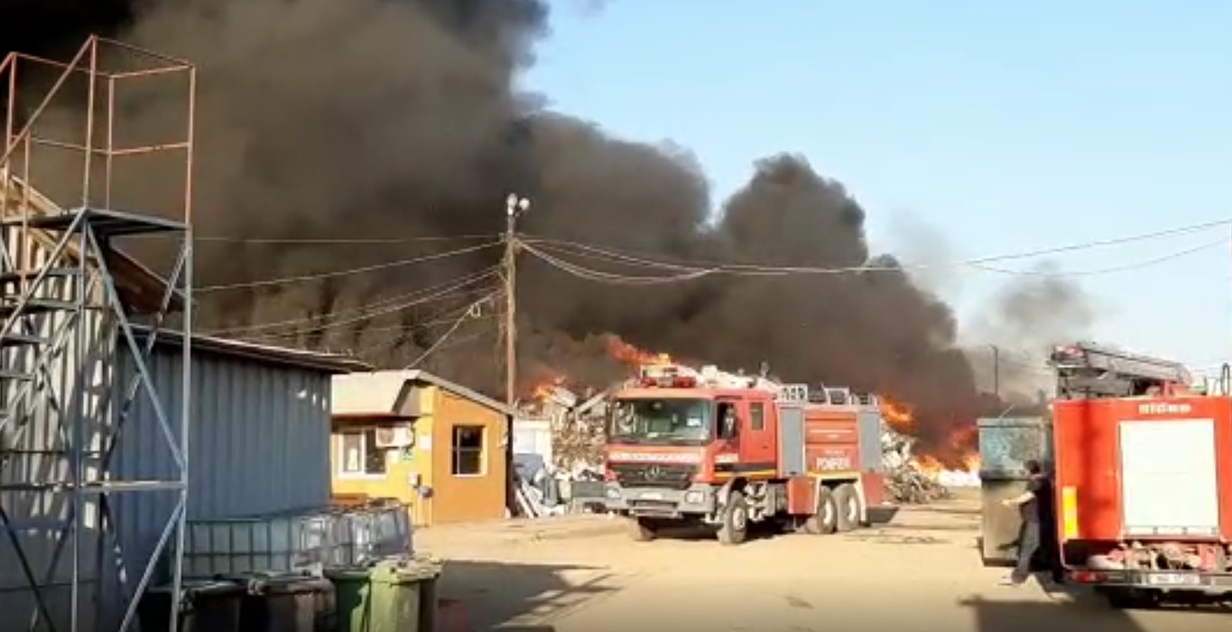 Incendiu puternic la goapa de gunoi din Caracal