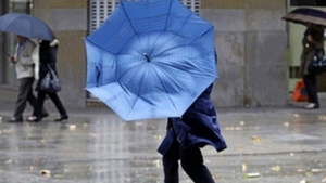 Vant si ceata in aproape toata tara! Meteorologii au emis COD GALBEN, cursele aeriene sunt intarziate sau anulate