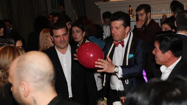 Leonard Iosefini face orice pentru a atrage strainii! Vezi aici cum a reusit iluzionistul sa impresioneze un chinez!