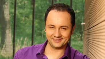 Lua suturi de la bunicul si a cumparat odata 20 de baxuri de guma pentru abtibilduri cu fotbalisti! Vezi ce alte boroaboate facea Maruta cand era mic!