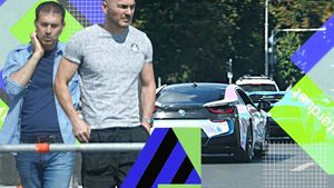 Andy Popescu și-a scos mașinile de 400.000 de euro pe stradă! Cum arată super-bolizii vlogger-ului