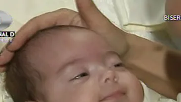 IMAGINI EXCLUSIVE! Vezi aici cum a fost botezata fetita Danielei Gyorfi