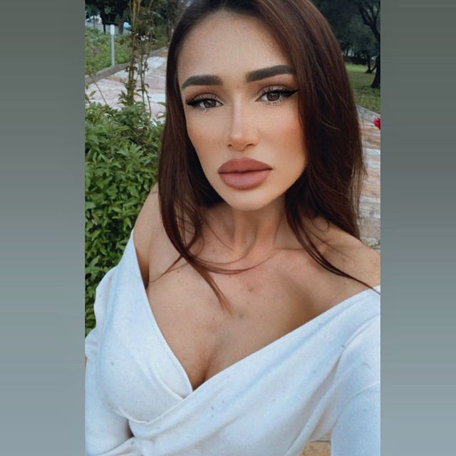 Lena știe cum să le mențină interesul miilor de urmăritori / Foto: Instagram