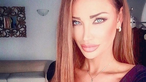 Celebra viitoare mămică BIANCA DRĂGUŞANU s-a afişat într-un costum de baie minuscul. Fanii au luat-o razna: „Zici că e...“