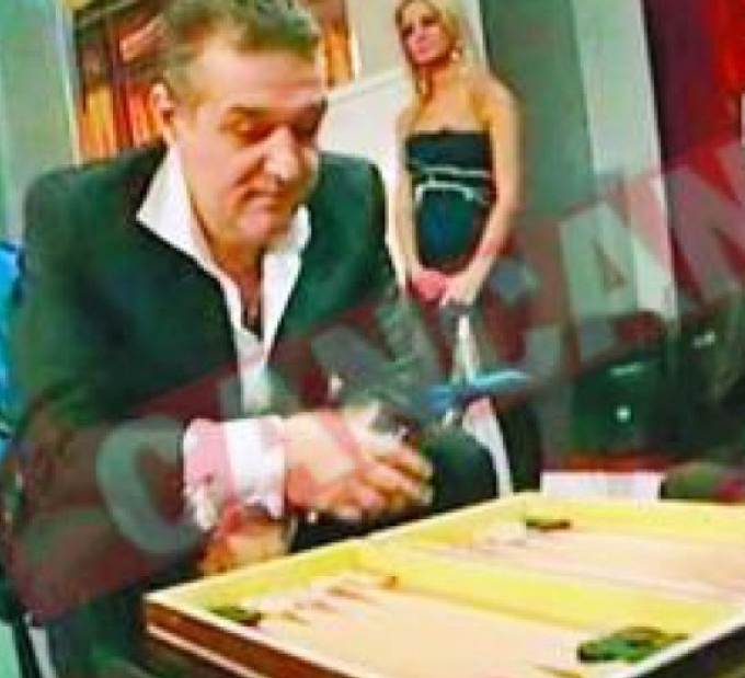 Gigi Becali obișnuiește să joace table pe sume amețitoare