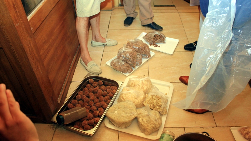 Dezastru pentru turiştii de la mare. Ce au găsit inspectorii ANPC în restaurante este REVOLTĂTOR!