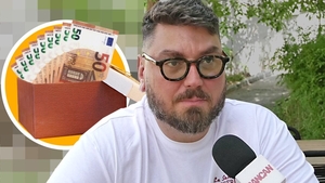 Micutzu şi-a sărbătorit ziua de naştere cu colegii de la Antena 1 şi... SURPRIZĂ DE PROPORŢII! Cadou de 25.000 de lei!
