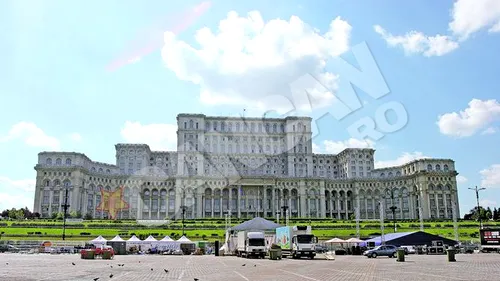 Autobuze ca in Londra pentru turistii din Bucuresti