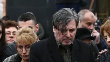 Cum i-a aranjat Cornel Galeş mormântul Ilenei Ciuculete: ”I-am luat brăduţ, i-am pus băncuţă…”