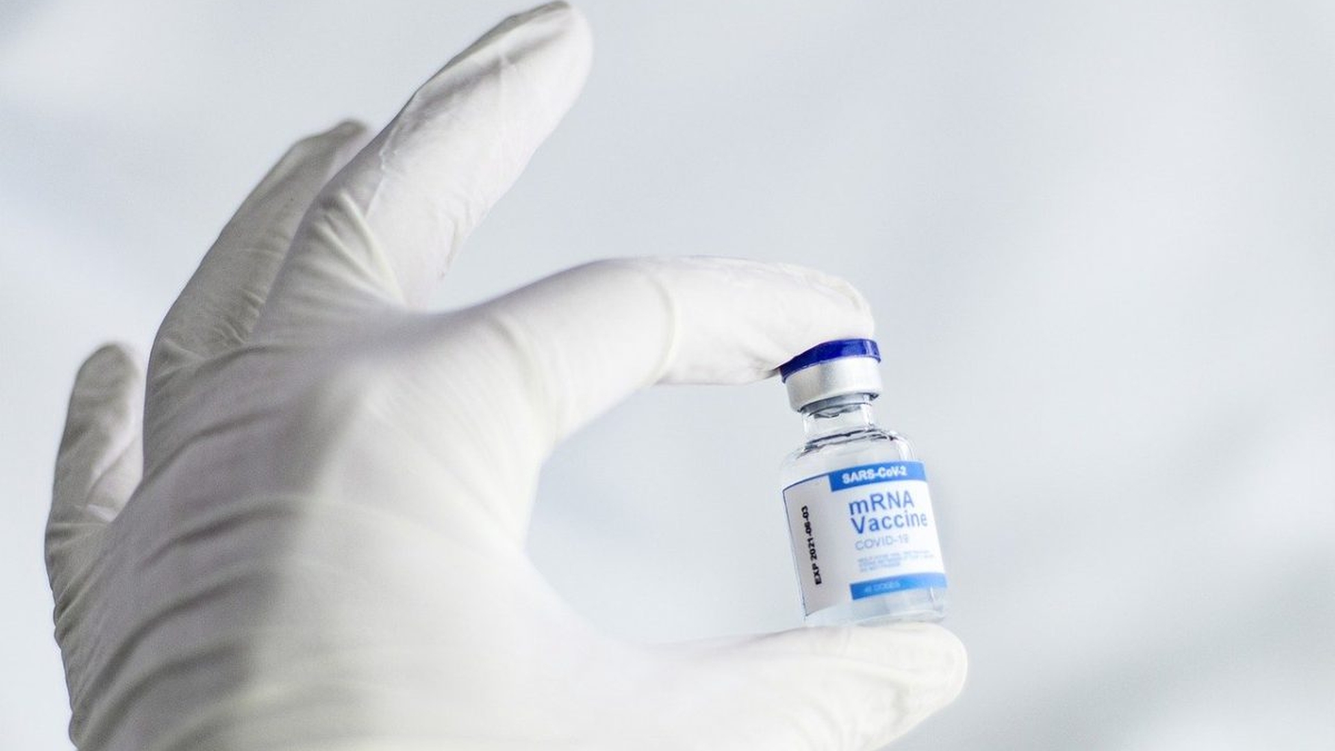 Șocant! Ce s-a întâmplat cu un bărbat din Germania, în vârstă de 60 de ani, care s-a vaccinat de 90 de ori împotriva Covid-19