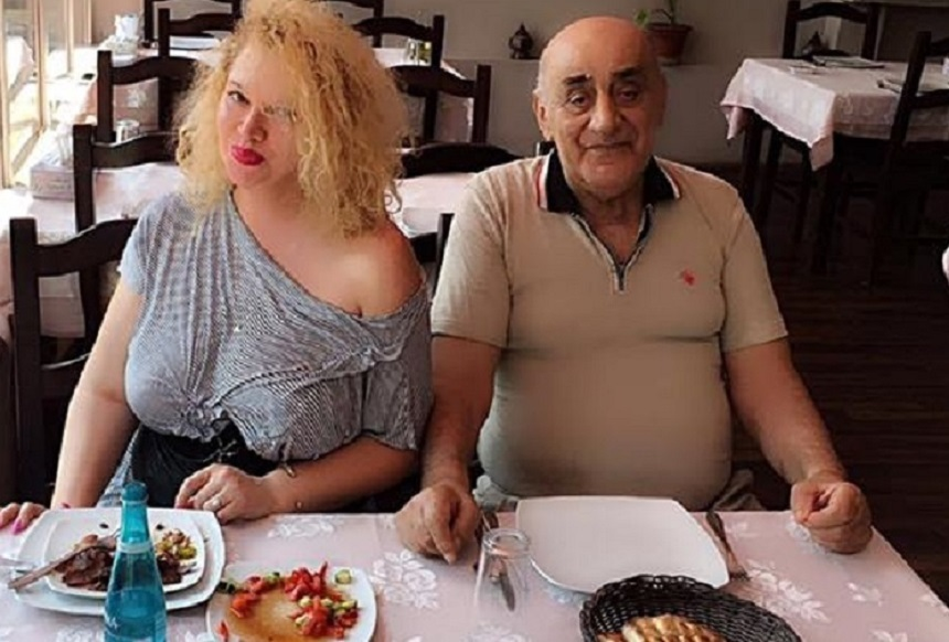 Oana Lis şi-a surprins, din nou, prietenii virtuali. “Moşii mă urmăresc!” Aflată la volan, soţia fostului primar al Capitalei a…