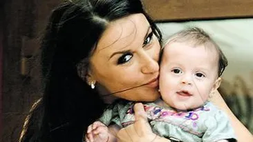 Todd Medina figureaza in certificatul de nastere al fetitei! Fiica Ralucai Sandu are oficial tata