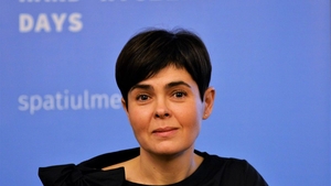 Dr. Andreea Moldovan avertizează: „Un elev, bolnav de COVID-19 de la şcoală, şi-a îmbolnăvit nouă rude, printre care și bunicii”