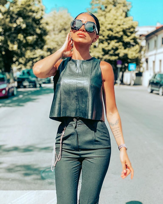Adelina Pestrițu a cedat în fața criticilor dure făcute de un internaut! Reacția vedetei nu a trecut neobservată de unii dintre fani