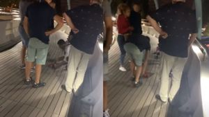 Doi bărbați reținuți de poliție, după ce au jucat „alba-neagră” pe pasarela din Mamaia. VIDEO