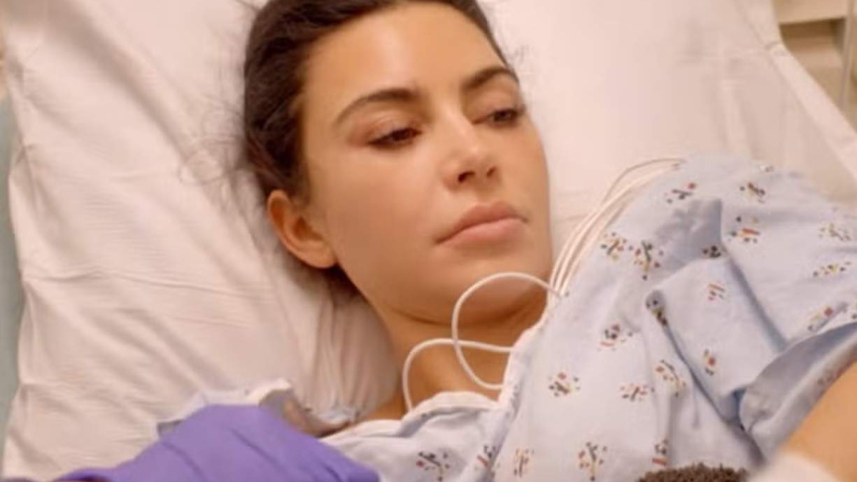 Kim Kardashian, pe mâna medicilor. Vedeta suferă de aceeași boală care i-a răpus tatăl