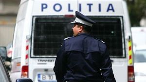 Polițiști atacați cu pietre de un bărbat la Galați. Un luptător SAS a fost rănit cu o șurubelniță