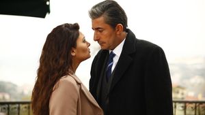 Nurgül Yeşilçay (Gulseren) şi Erkan Petekkaya (Cihan) din "Furtună pe Bosfor" (Paramparca) au o chimie senzaţională pe micile ecrane, dar... Care este adevărul halucinant despre relaţia celor doi!