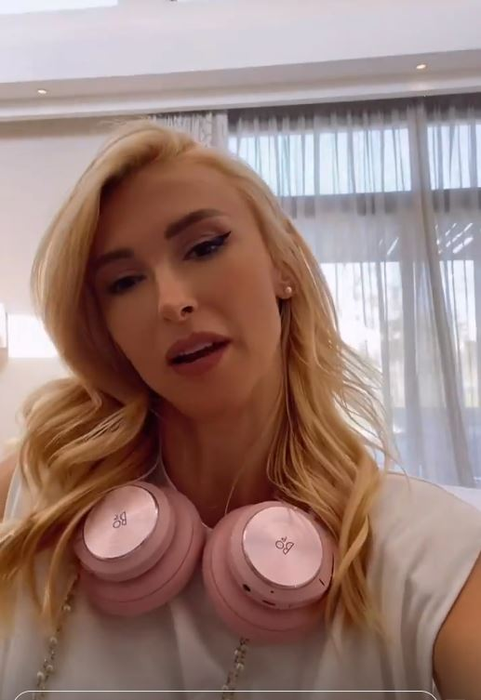 Andreea Bălan și fiicele sale, vacanță de vis în Hurghada! Cântăreața a fost surprinsă de ceea ce a găsit în dulapul vilei luxoase în care s-a cazat