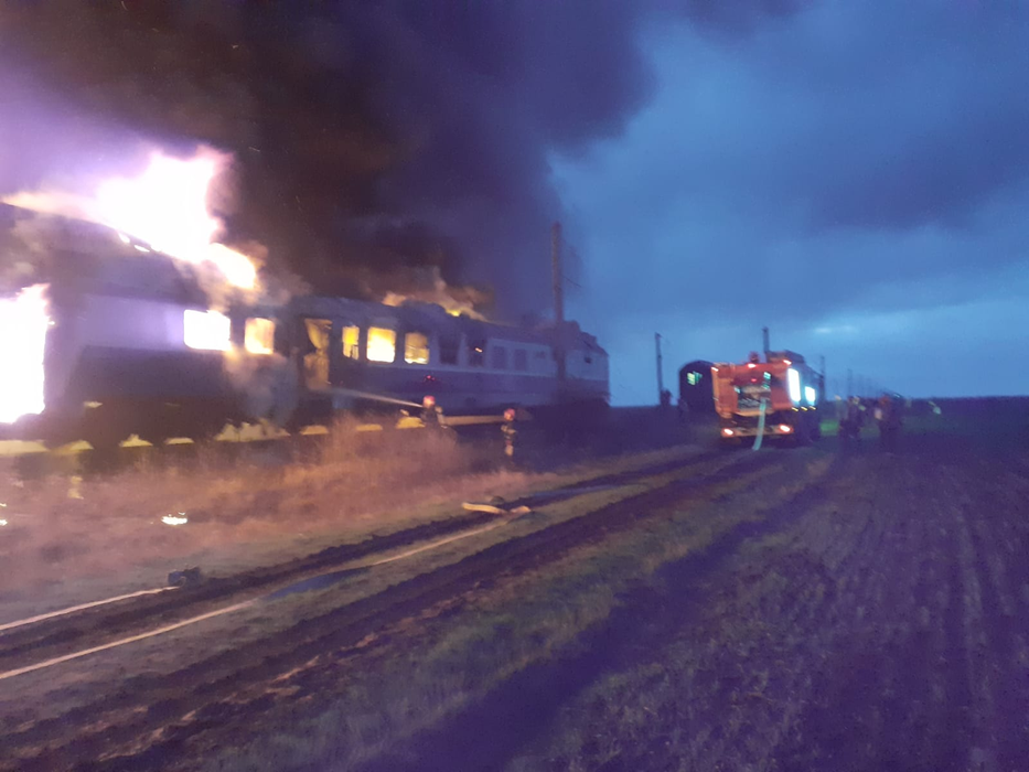 Incendiul a izbucnit la vagonul unui tren de călători în gara Măldăeni