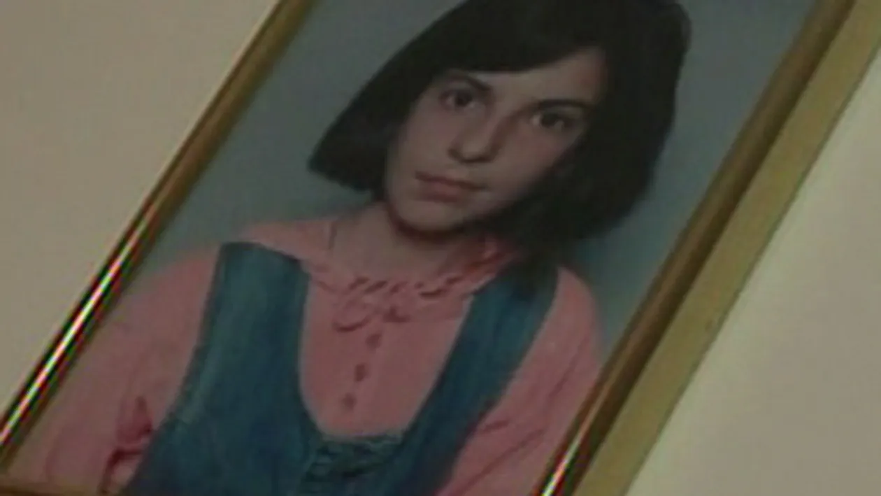 Uite-o pe Andreea Tonciu pe vremea cand era eleva si nu avea silicoane