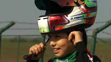 Fiul lui Victor Ponta e pasionat de karting: Am văzut cât de multe cupe are tati şi m-am gândit şi eu ca odată o să am mai multe