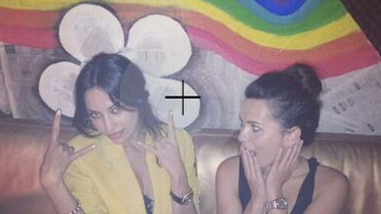 Madalina Ghenea evita sa spuna daca s-a despartit de Gerard Butler, dar o "iubeste" pe Inna. Cantareata: "Madalina Ghenea e sexy"