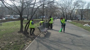 Un bucurestean din sectorul 6 este campion la munca in folosul comunitatii! A lucrat pana acum 2.400 de ore! Vezi de ce!