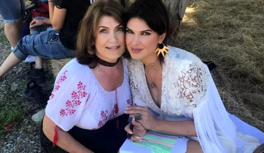 Scrisoarea către Moș Crăciun, care emoționează orice suflet, publicată de Monica Bîrlădeanu: ”Doamne, îmi doresc să vină mami”