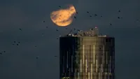 Cum a fost văzută cea mai mare Super Lună din ultimii 70 de ani, în România! FOTO