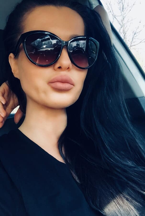 Simona Sensual, mai senzuală ca acum 10 ani! Bruneta și-a expus formele apetisante la un eveniment